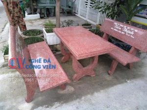 ban ghe da chu nhat bao nhieu