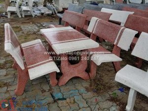 ban ghe da ngoai troi trang do gia bao nhieu
