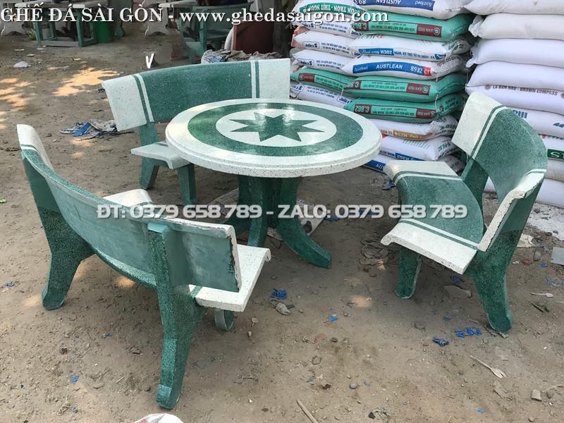 Giá bộ bàn ghế đá tròn trắng xanh chân thường