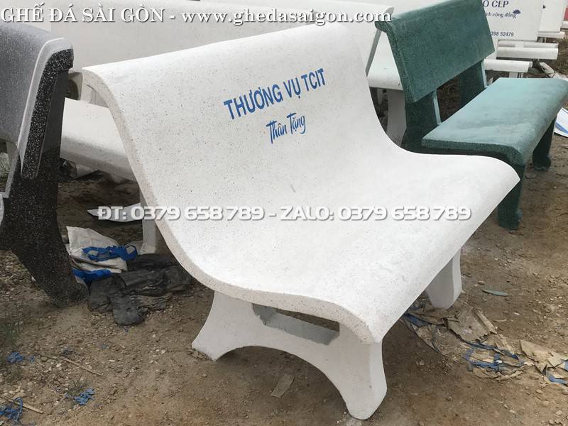 giá ghế đá liền tựa